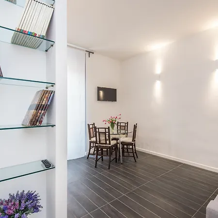 Apartament Residenza Ottaviano 105 By Hili *